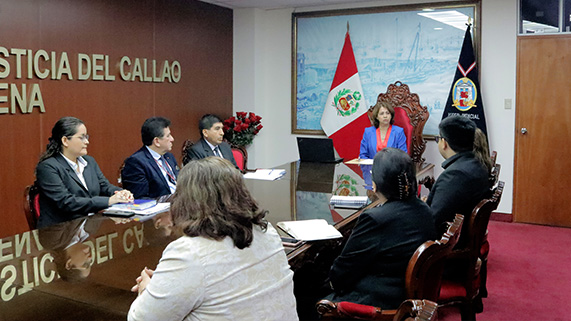 Presidenta de la Corte del Callao, Teresa Soto Gordon y funcionarios fueron capacitados sobre el Programa de Control de Documentos Archivísticos