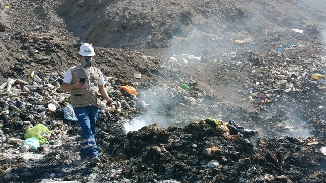 Ica: OEFA supervisa incendio en el Botadero Sector Las Lomas