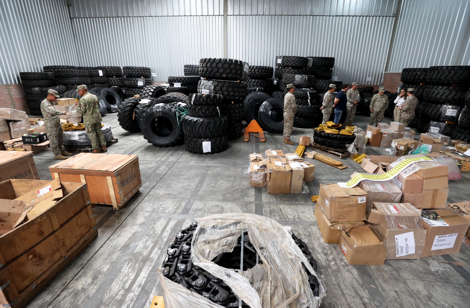 MINDEF adquiere más de 20,000 repuestos para el mantenimiento de equipos de ingeniería del Ejército