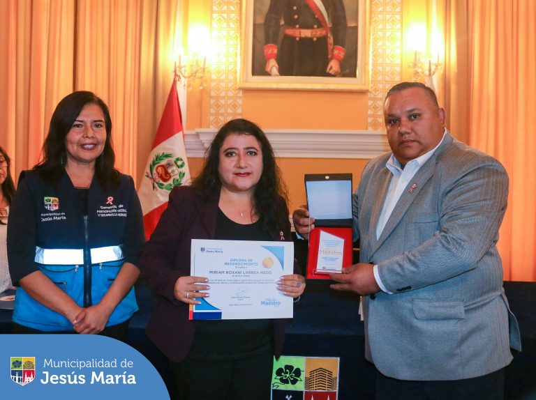 Compartimos con todos ustedes las fotos de la emocionante ceremonia de reconocimiento a los 👨🏫