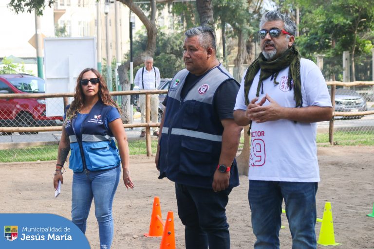 ¡Convertirte en un dueño responsable nunca ha sido tan fácil y divertido! 🐾🎓🐕