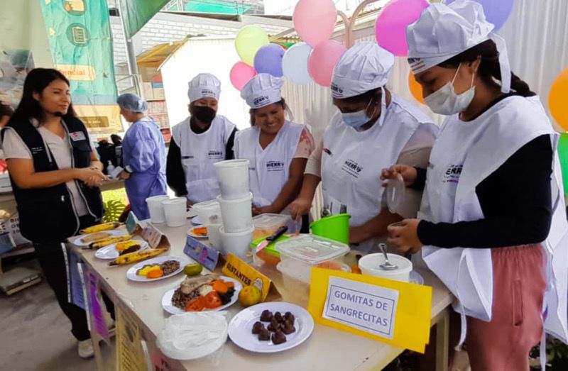 Foto 4 de Anemia: DIRIS Lima Centro impulsa talleres demostrativos de preparación de alimentos ricos en hierro en niños y niñas menores de 3 años