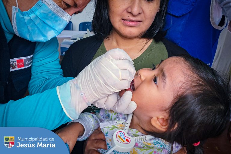 ✅ Vecinos recuerden que las vacunas son la única manera de prevenir estas enfermedades que son muy contagiosas, acudan con sus pequeños al establecimiento de salud más cercano. 🏥💉