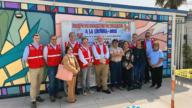 Representantes ingleses del consorcio Koulu visitan proyectos de Escuelas Bicentenario