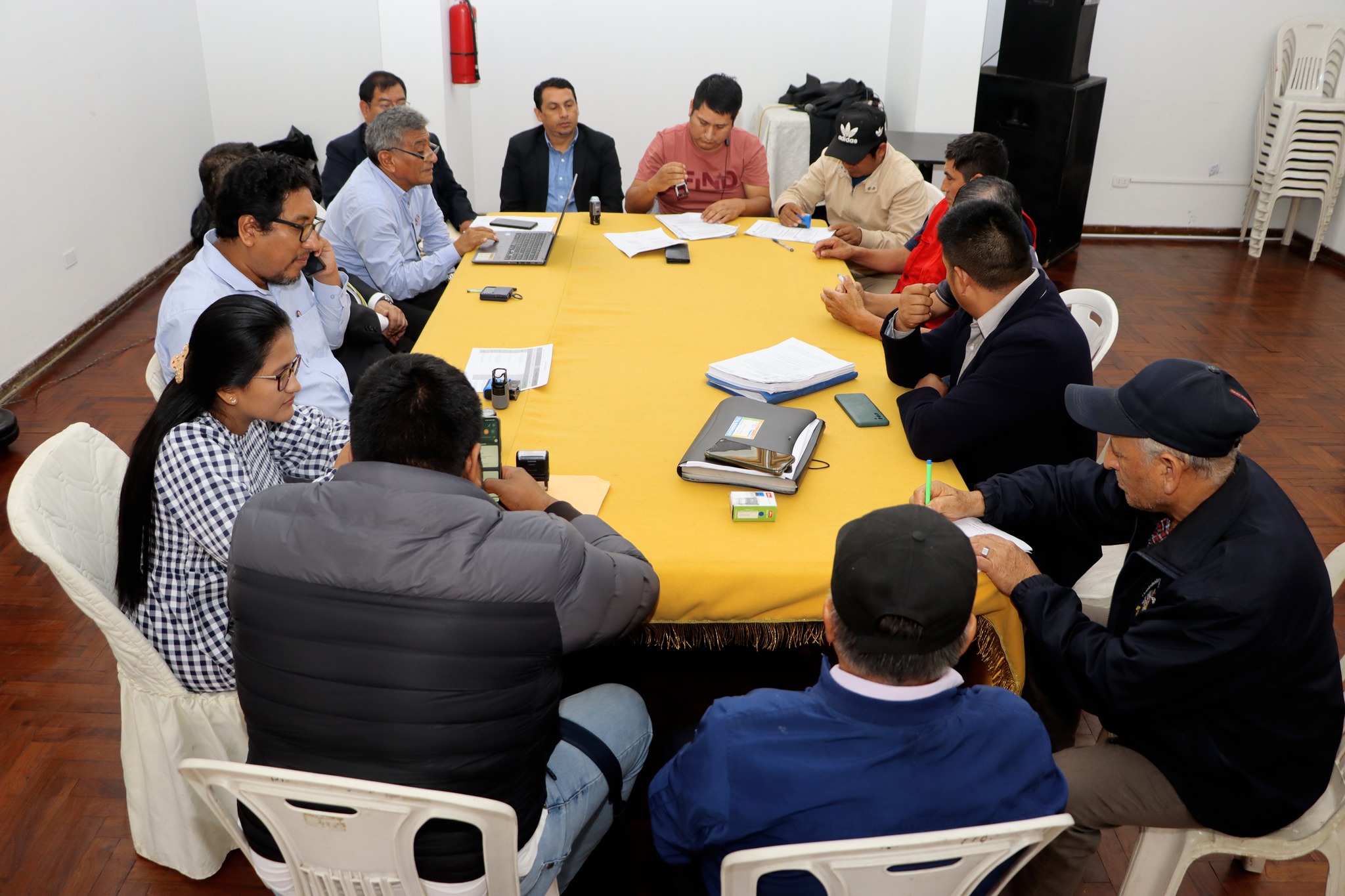 Comuna huaralina firma acta de acuerdo de beneficios para los trabajadores del Régimen 728 y Cas obreros con el SOMUN Huaral