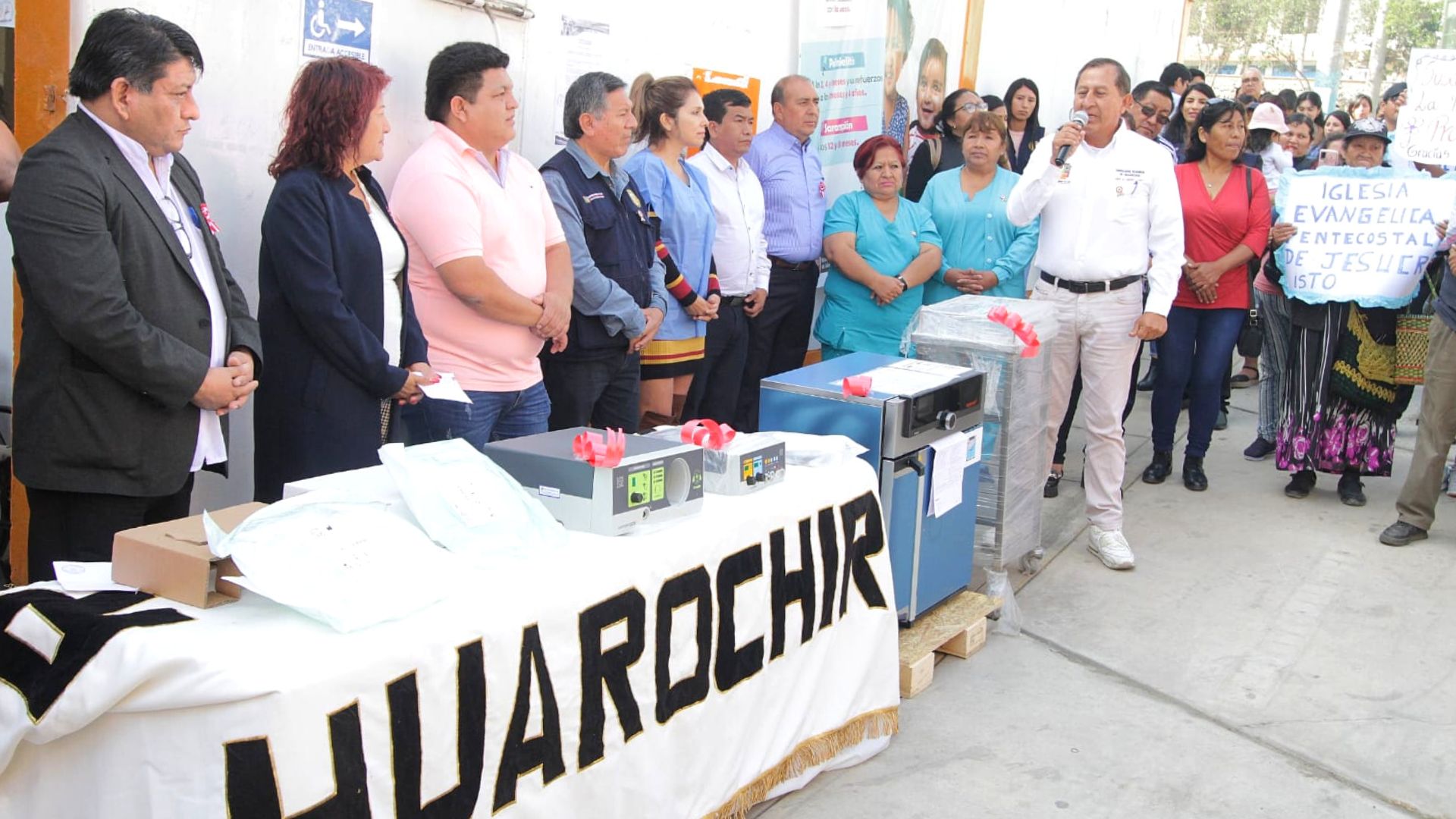 Gobernadora Rosa Vásquez implementa con equipos médicos al Centro de Salud de Ricardo Palma en Huarochirí