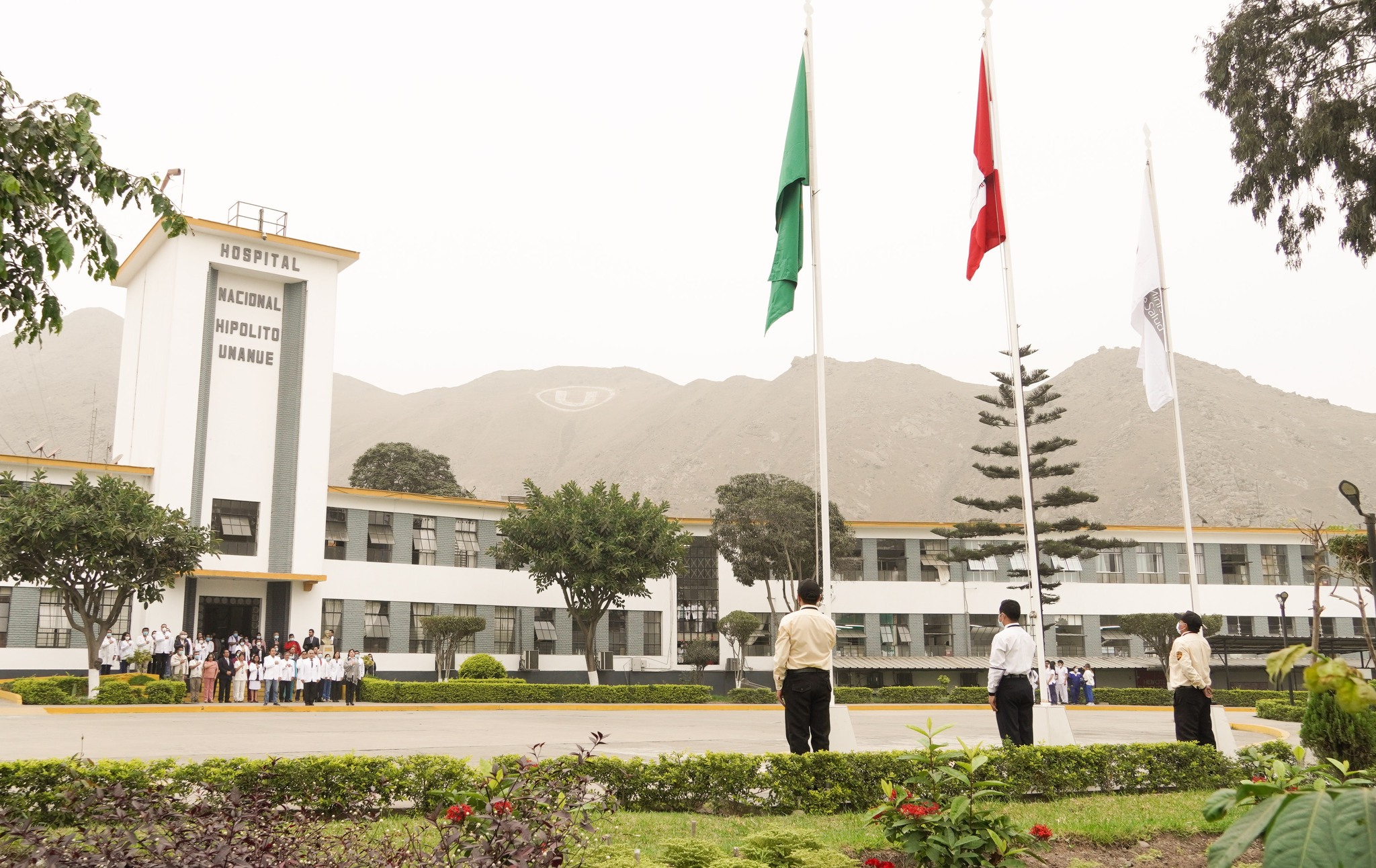 Izamiento de la Bandera 1
