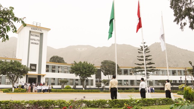 Izamiento de la Bandera 1