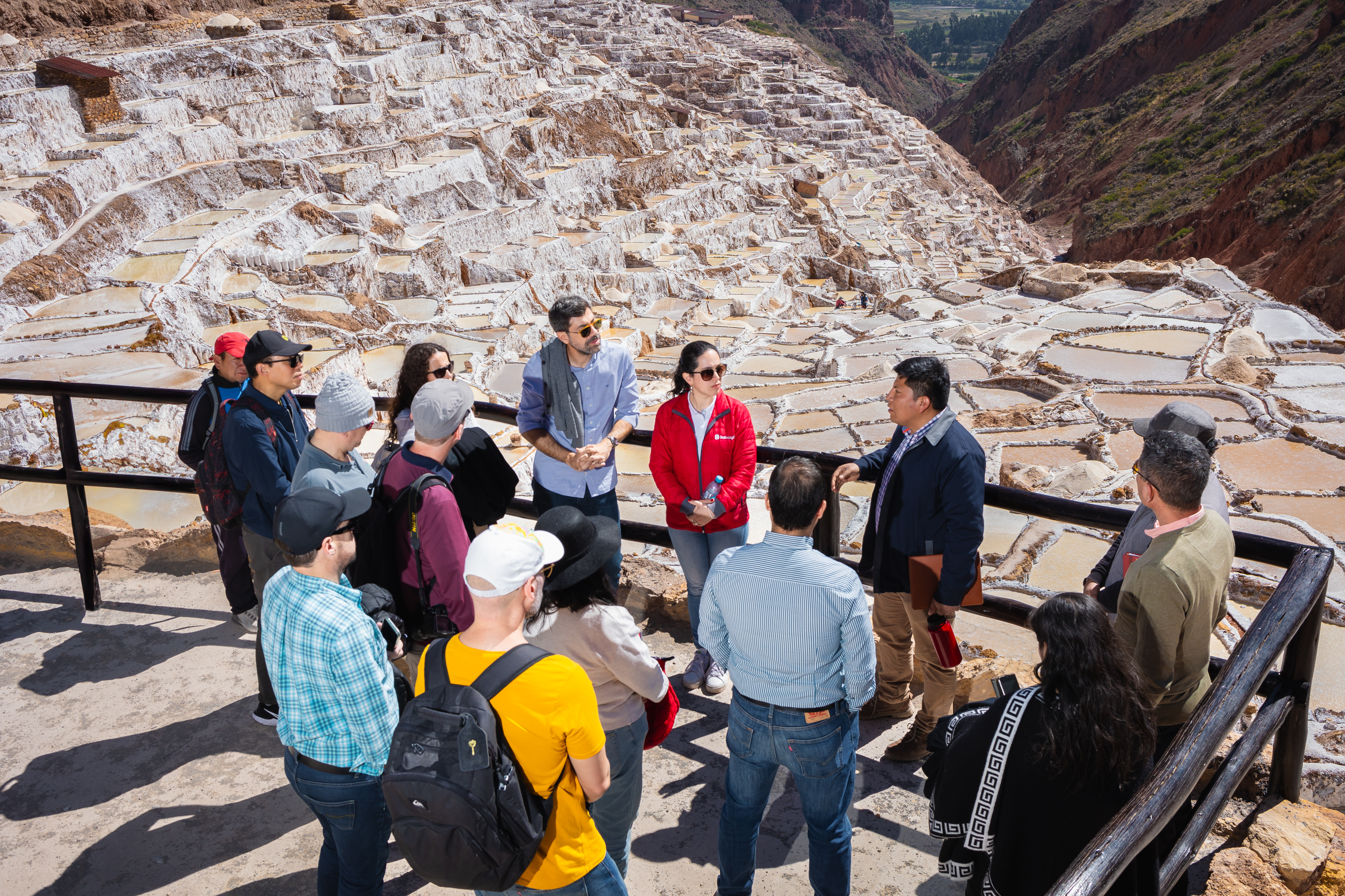 Indecopi e IP Key visitan a productores de Maíz Blanco Gigante Cusco y Sal de Maras para fortalecer desarrollo con la propiedad intelectual