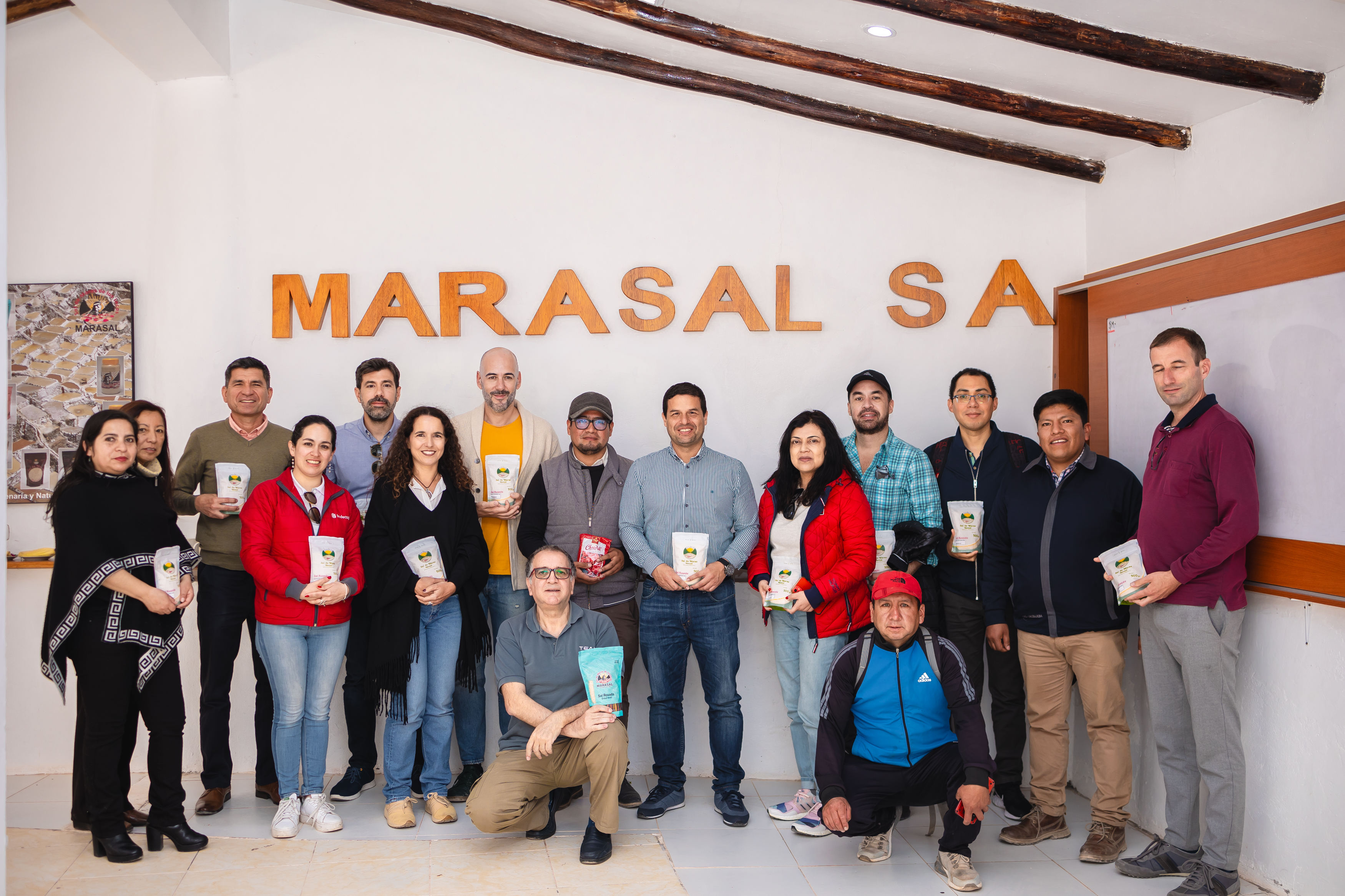 Indecopi e IP Key visitan a productores de Maíz Blanco Gigante Cusco y Sal de Maras para fortalecer desarrollo con la propiedad intelectual