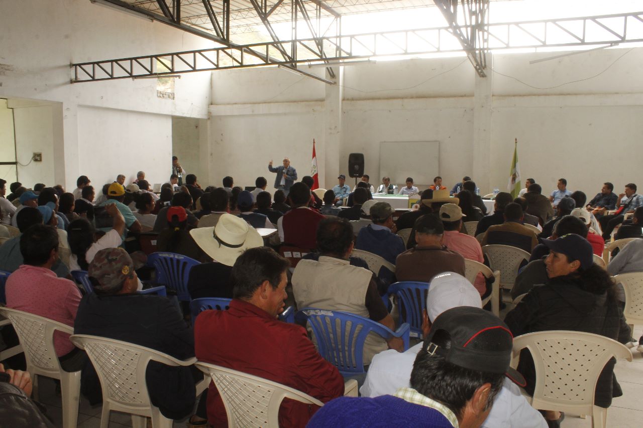 Archivo fotográfico de la reunión de alcaldes y representantes del PEOT Y ANA 4.