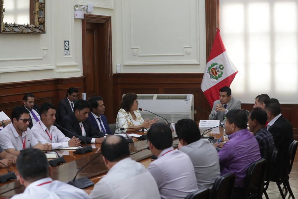 Archivo fotográfico de la reunión del alcalde distrital en la Presidencia del Consejo de Ministros