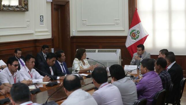 Archivo fotográfico de la reunión del alcalde distrital en la Presidencia del Consejo de Ministros