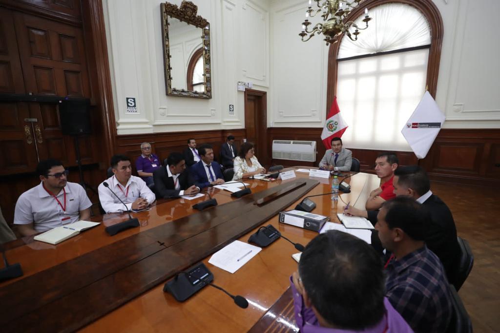 Archivo fotográfico de la reunión del alcalde distrital en la Presidencia del Consejo de Ministros