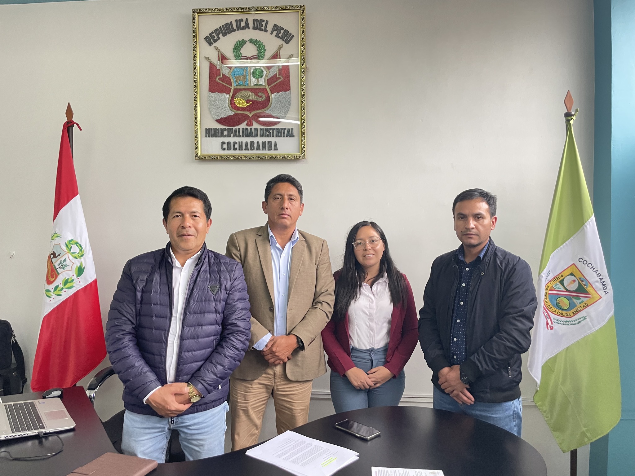 Archivo fotográfico de la reunión entre el alcalde de Cochabamba y los funcionarios de ElectroNorte.