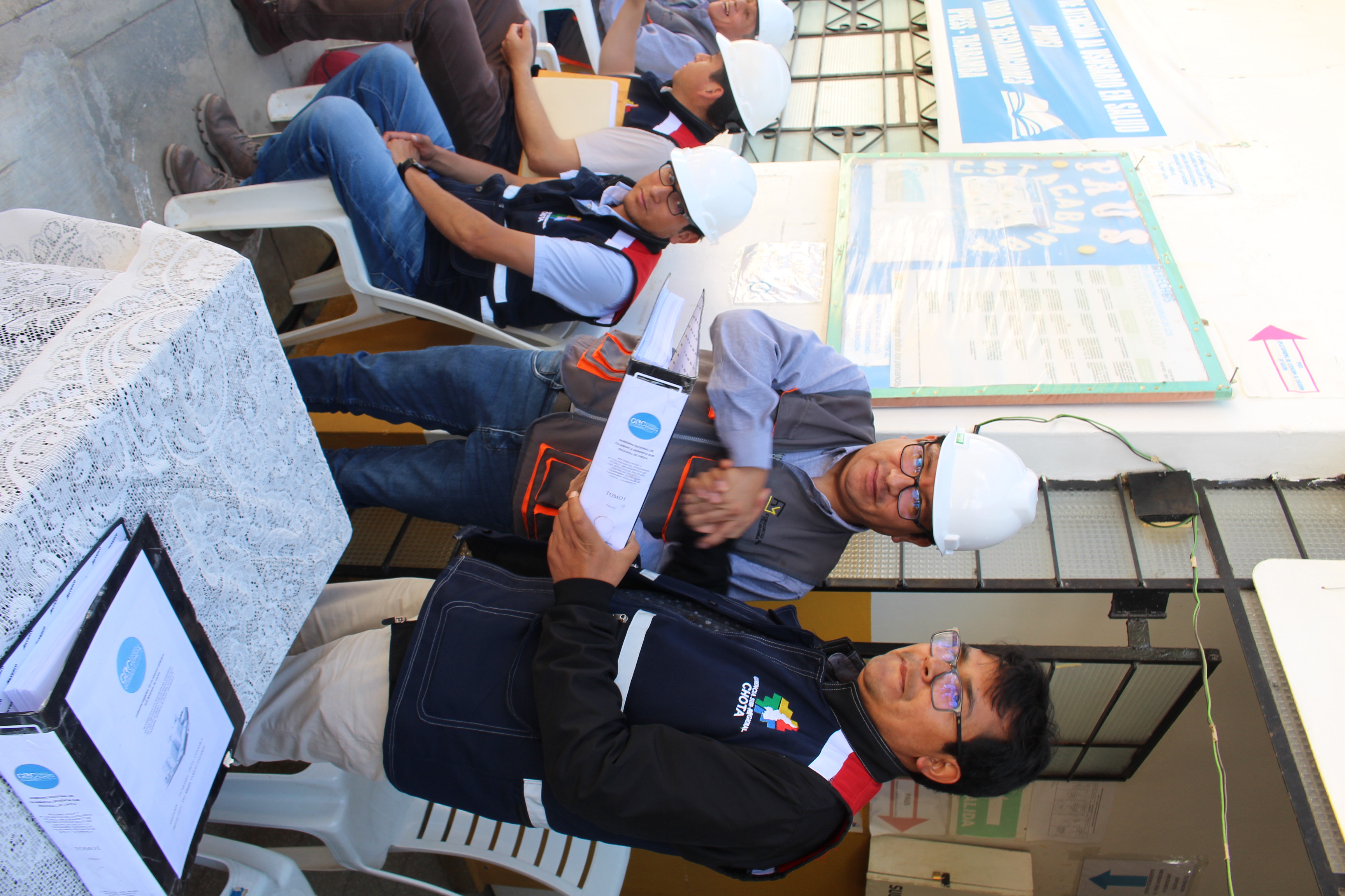 Entrega del expediente técnico al representante legal del consorcio ejecutor Tacabamba