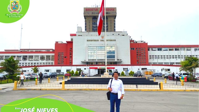 Archivo fotográfico de la visita del alcalde de Cochabamba a las instalaciones del Ministerio del Interior.