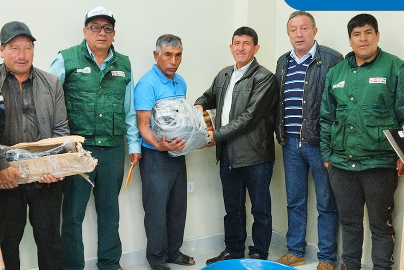ENTREGA DE HERRAMIENTAS A COMUNIDADES