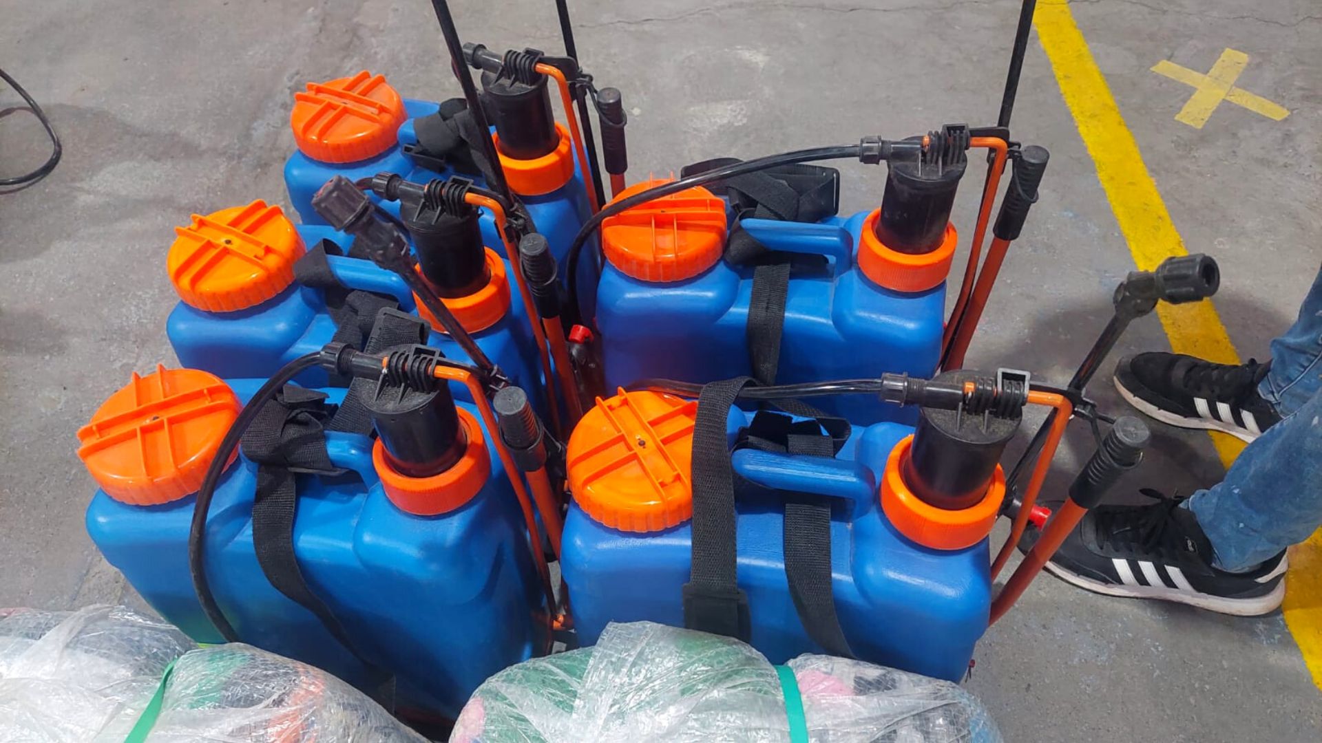 Comunidades del distrito de San Mateo de Huanchor recibieron kits de herramientas y mochilas fumigadoras