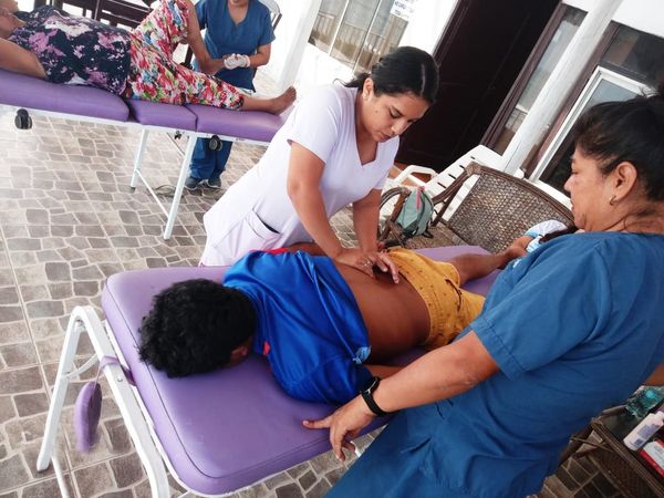 Personas con discapacidad de la zona rural se benefician con las campañas de terapias