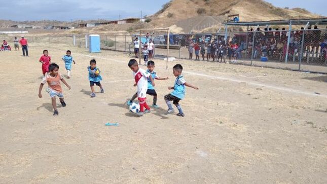 Se inició el campeonato de niños "Creciendo con el fútbol" en Cancas