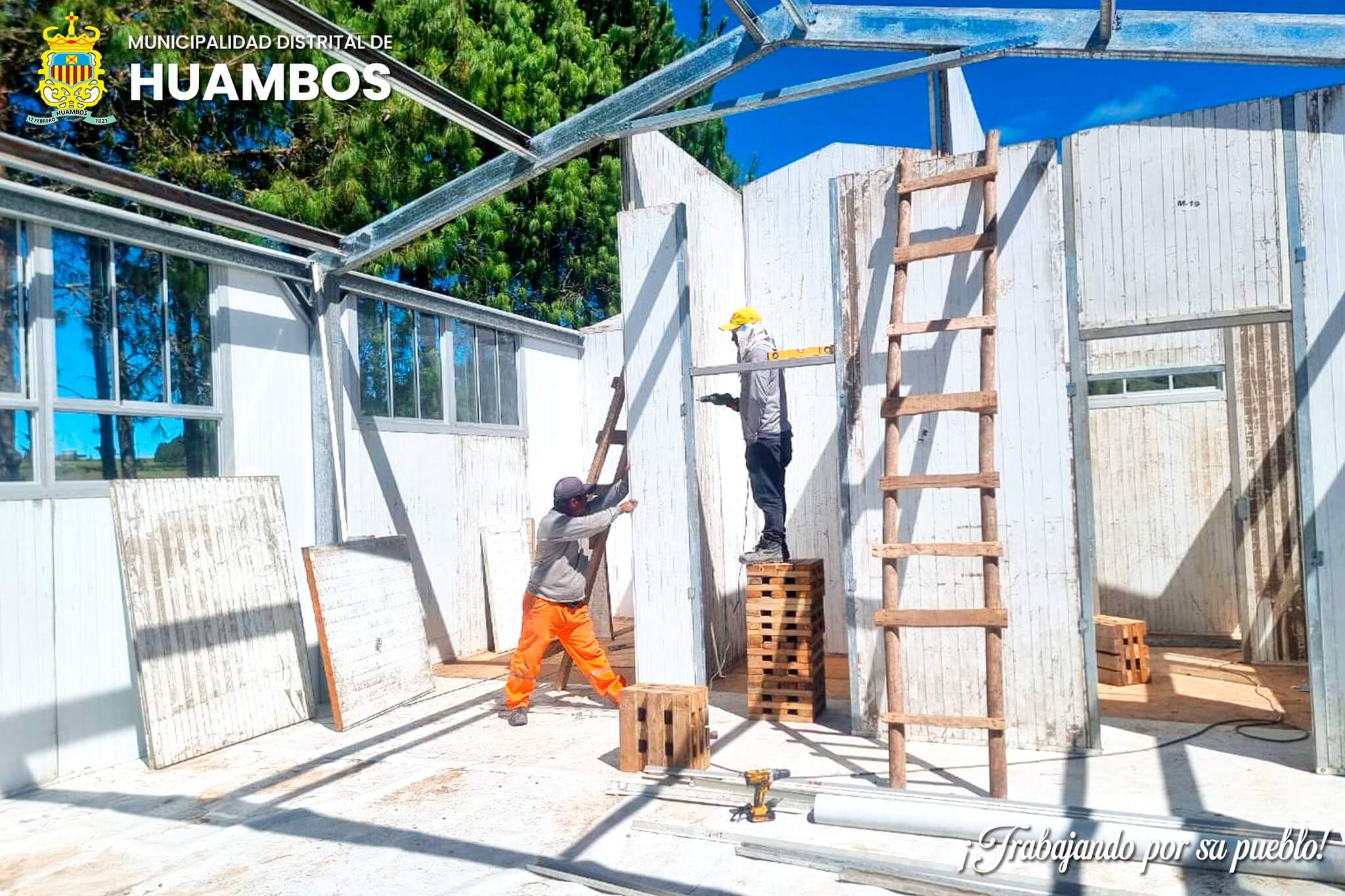Módulos educativos en Huambos