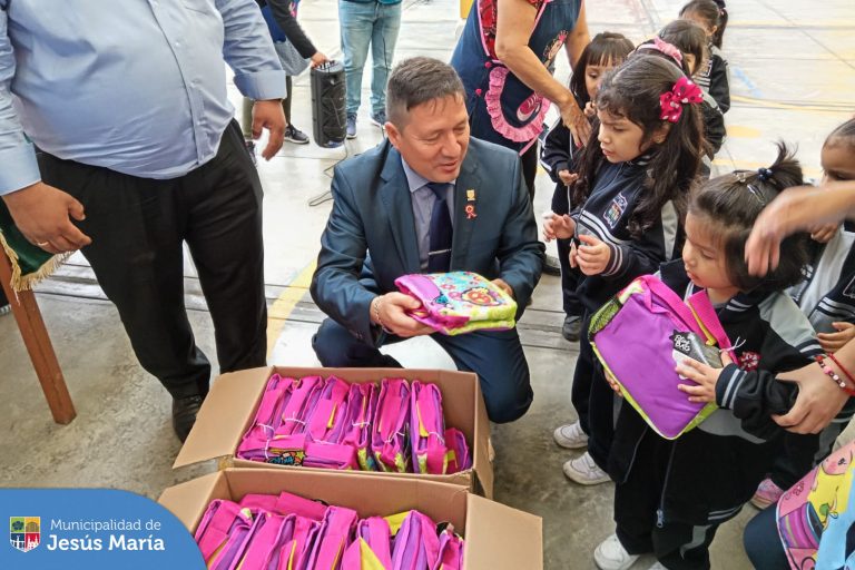 ✔️ La actividad contó con el apoyo de la congresista Norma Yarow, en su semana de representación y la participación de nuestros regidores Jorge Luis Guillen y Javier Morote Pierre