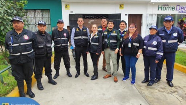 👉 Con el objetivo de mejorar el cumplimiento de las obligaciones tributarias, la Subgerencia de Recaudación Tributaria y Ejecutoria Coactiva realizó un eficiente operativo que consistió en visitar los domicilios de aquellos vecinos que tienen deudas pendientes para orientarlos y ayudarlos a mejorar su comportamiento de pago.