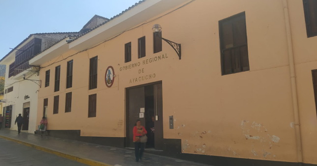 La Contraloría General advirtió al Gobierno Regional de Ayacucho que el expediente técnico del hospital de contingencia en la obra: “Mejoramiento y ampliación de los servicios de salud del hospital de apoyo de Puquio Felipe Huamán Poma de Ayala, distrito de Puquio, provincia de Lucanas”, se aprobó sin contar con estudios y especificaciones técnicas, situación que pone en riesgo la ejecución del Hospital de Contingencia.