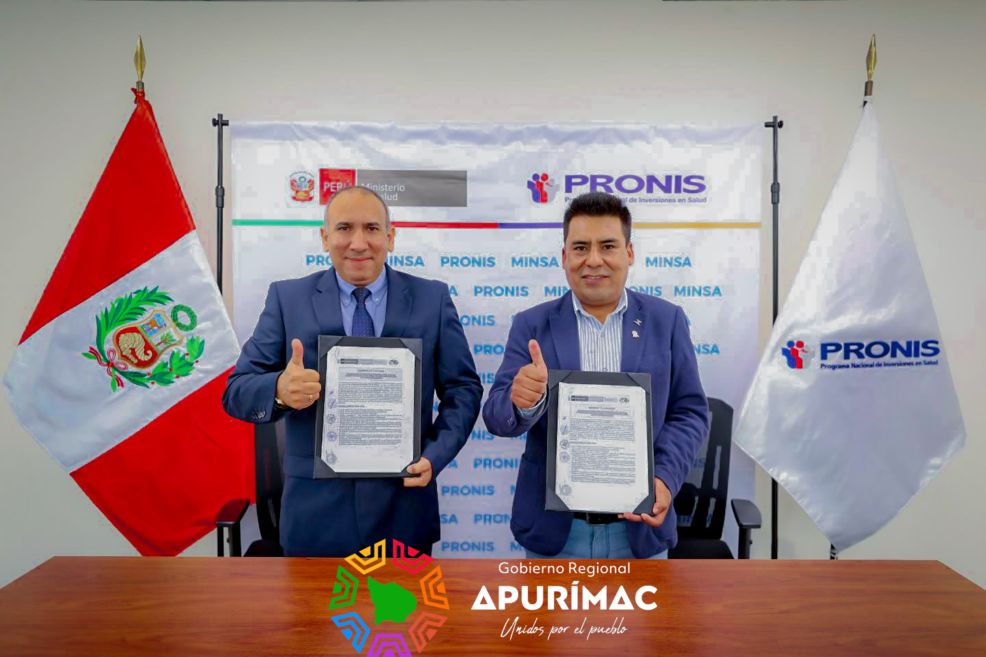 Gobernador Percy Godoy firma convenio con PRONIS para culminación de expediente técnico del nuevo hospital de Chincheros II-1