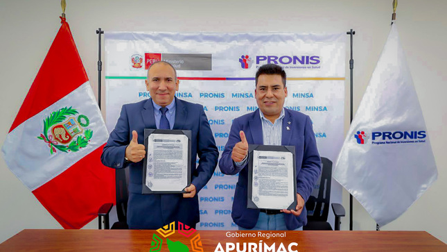 Gobernador Percy Godoy firma convenio con PRONIS para culminación de expediente técnico del nuevo hospital de Chincheros II-1