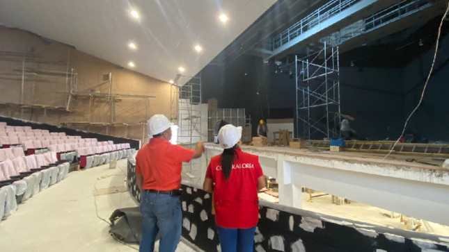 La Contraloría General advirtió que la Municipalidad Provincial del Santa no cautela que la obra del teatro municipal de Chimbote sea culminada en el plazo proyectado; posibilitando pagos por partidas sin ejecutarse, falta de control de calidad de los trabajos realizados fuera de plazo e inaplicación de penalidades por S/ 1 901 802.