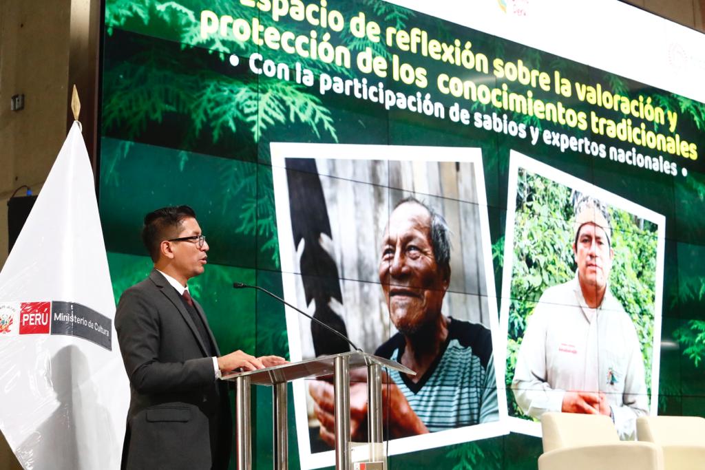 Cultura distingue a Julio Yuri, sabio indígena del pueblo Harakbut, en reconocimiento a práctica y trasmisión de conocimientos tradicionales
