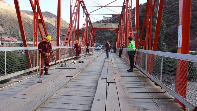 El “Mantenimiento Rutinario Mecanizado de la Red Vial Puente Huambutio – Huancarani” beneficiará a más de 50 000 feligreses