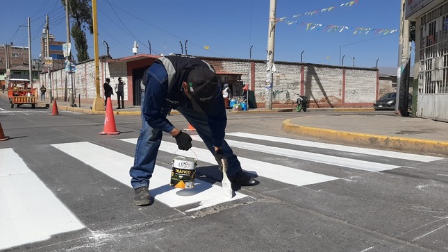 Los trabajos a cargo del personal de mantenimiento, se llevaron a cabo con el objetivo de mejorar la transitabilidad, funcionalidad, mayor visibilidad y seguridad a los conductores de Huancayo. 
