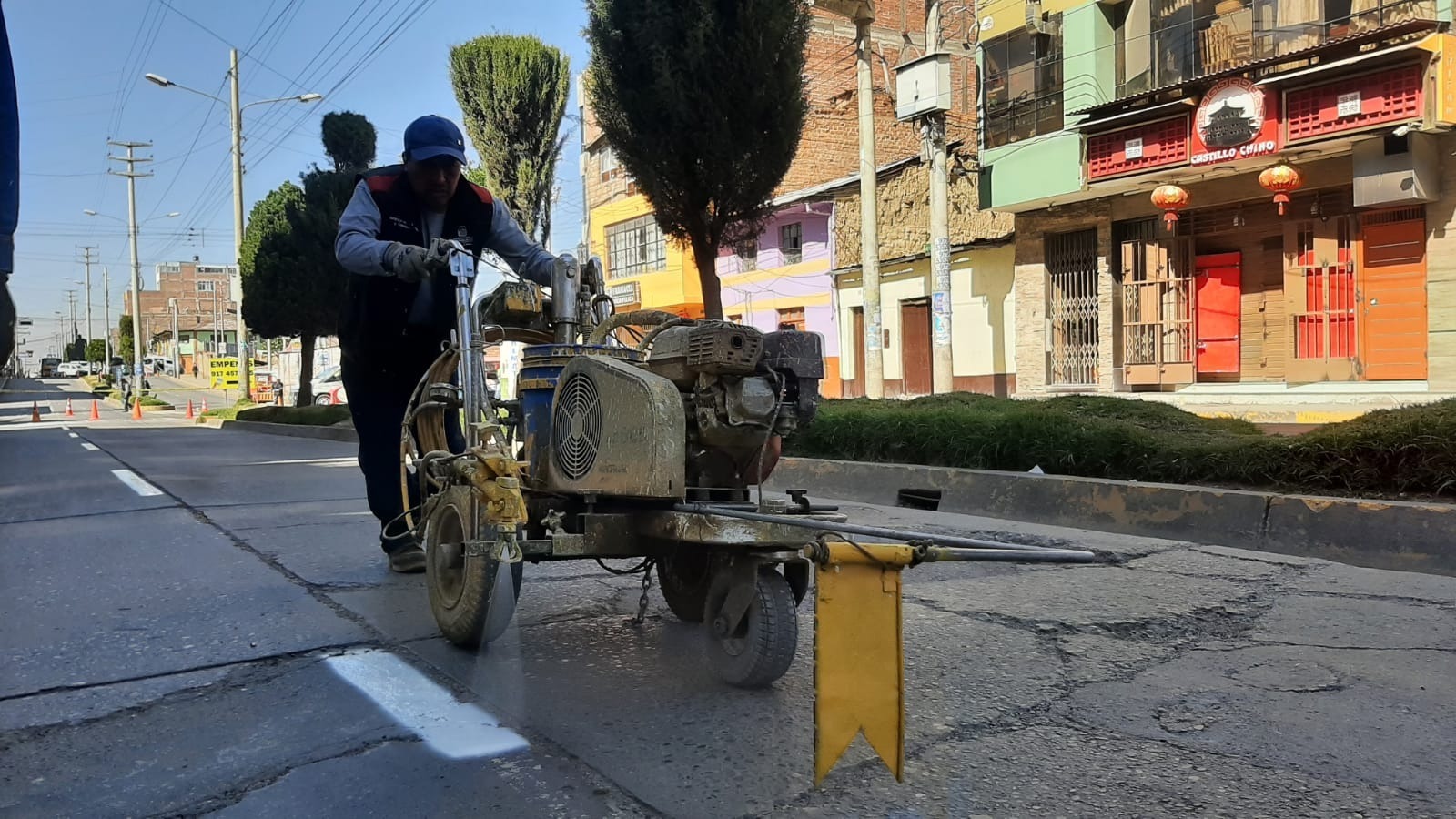 Los trabajos a cargo del personal de mantenimiento, se llevaron a cabo con el objetivo de mejorar la transitabilidad, funcionalidad, mayor visibilidad y seguridad a los conductores de Huancayo.