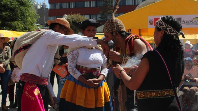 Reconocen con herramientas a campesinos de Marcavalle