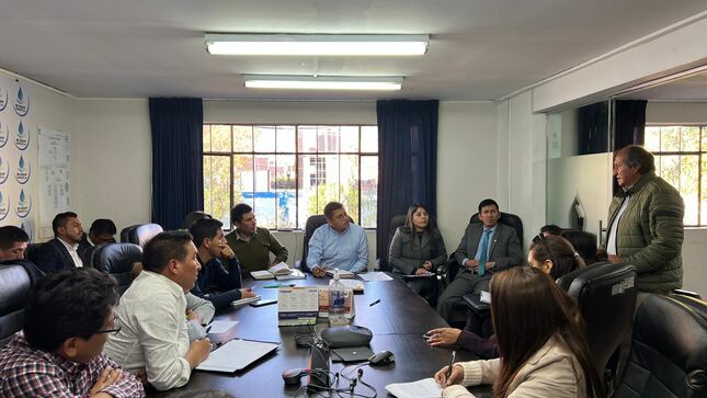 Alcalde se reúne con funcionarios de Sedam 
para ver desabastecimiento de agua