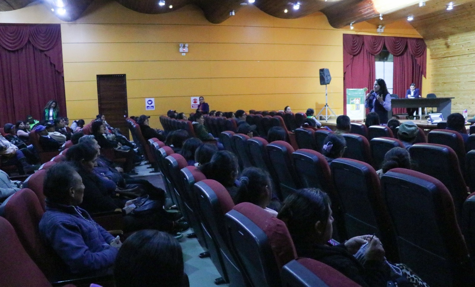 MPH realizó exitosa charla a padres de familia