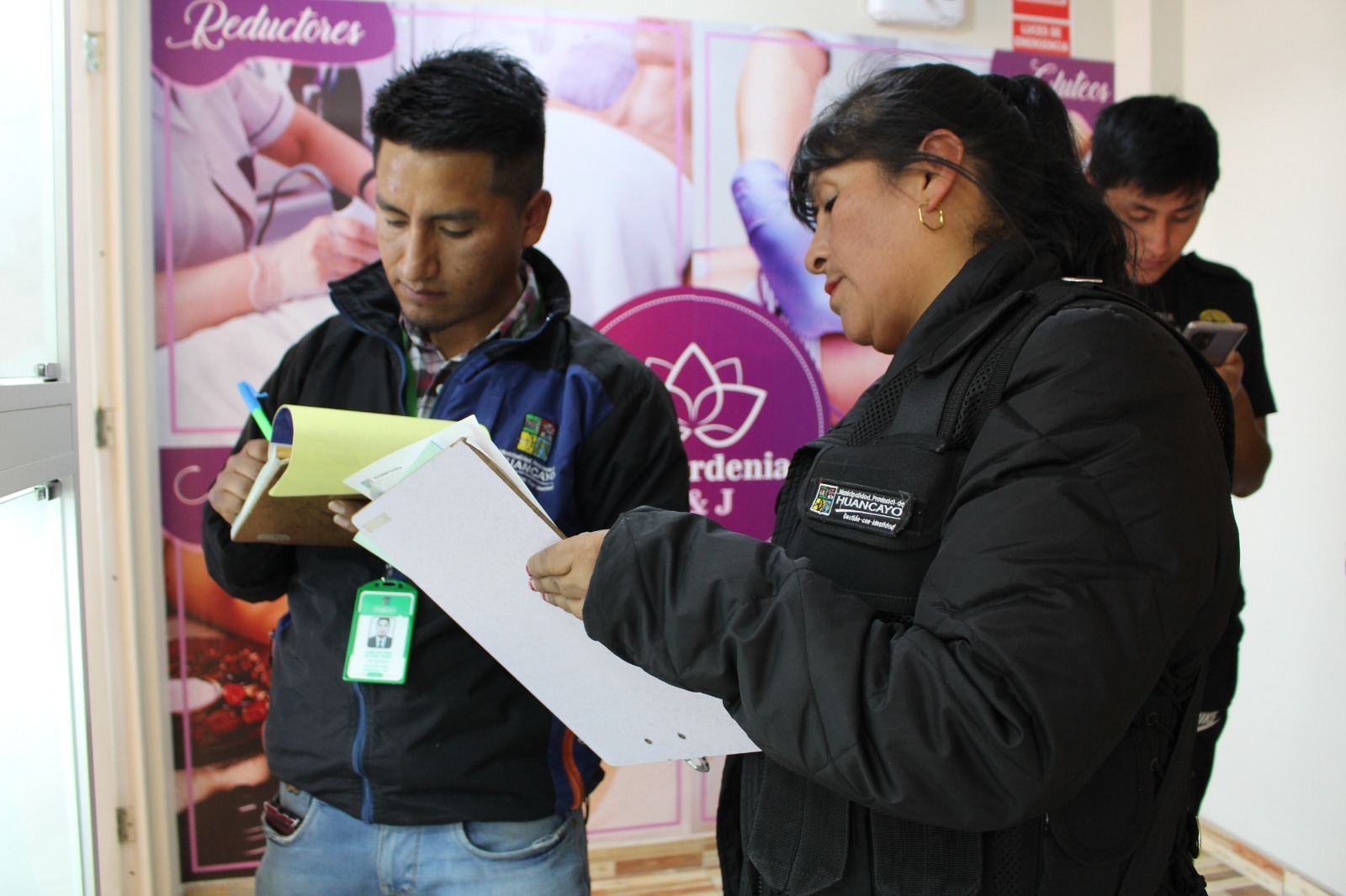 Inyectaban peptonas a paciente en salón spa