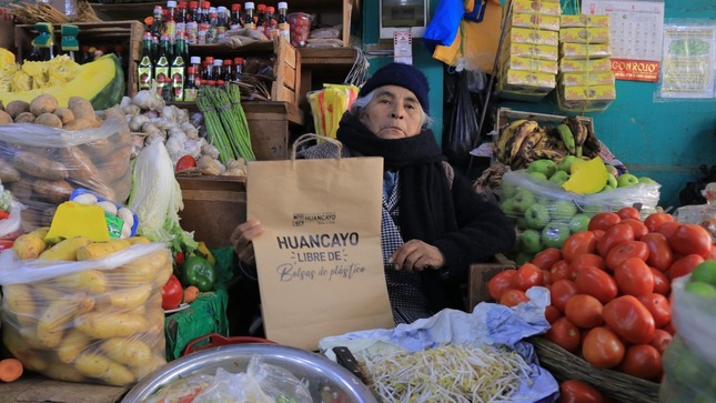 Sensibilizan para evitar 
el uso de bolsas de plástico 