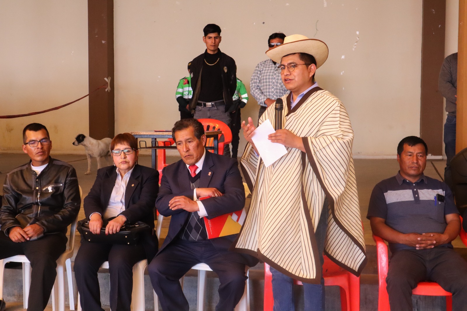 Alcalde Dennys Cuba
anuncia obras para Sicaya