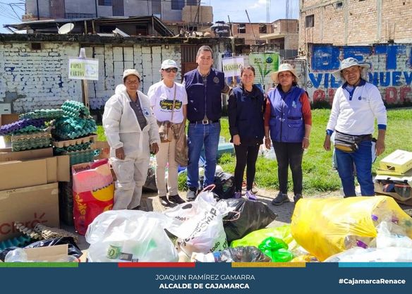 Los regidores Delia Tafur y Segundo Castañeda, junto al gerente municipal, Wilder Narro, visitaron el jirón Santa Beatriz en la zona sur de Cajamarca, donde se ha coordinado con los vecinos la apertura de esta calle en el sector San Martín. 
✅La Municipalidad Provincial de Cajamarca, liderada por el alcalde Joaquin Ramírez Gamarra, y con el apoyo de las áreas correspondientes, vienen intensificando el trabajo con los vecinos para la apertura de calles en sus sectores, generando una mejorar calidad de vida a través de la instalación de sus servicios básicos. 