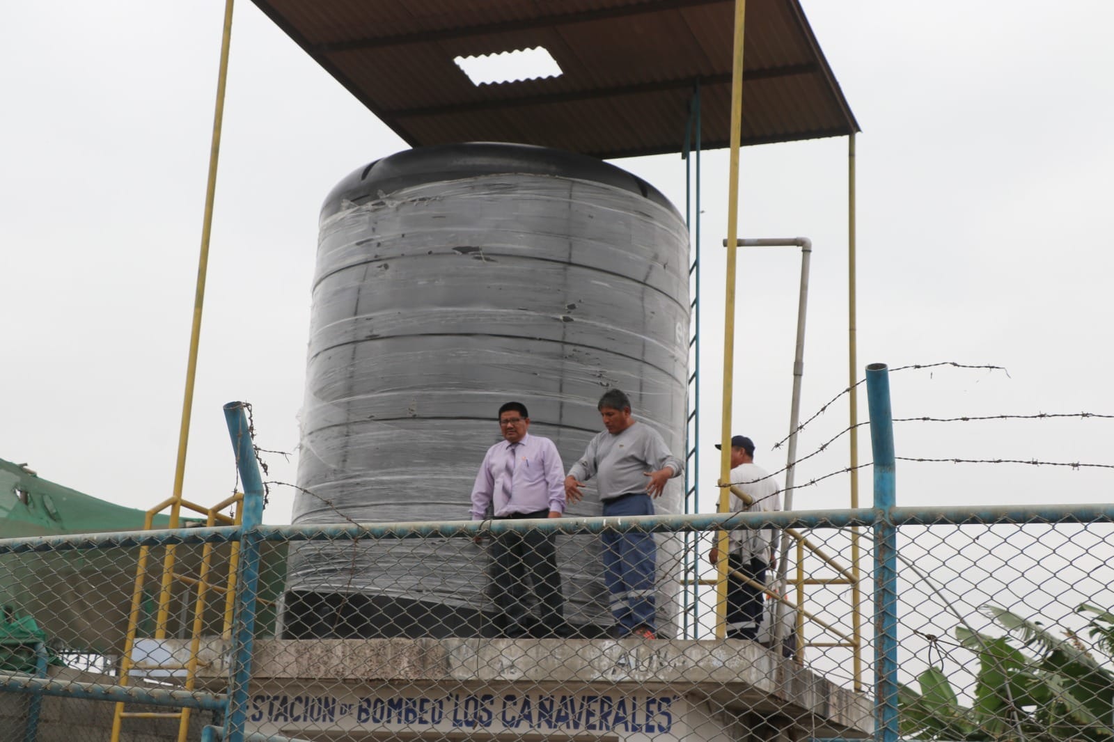 ALCALDE JUAN REAÑO ENTREGA TANQUE DE AGUA DE 25 MIL LITROS DE CAPACIDAD PARA LOS VECINOS DEL CENTRO POBLADO CAÑAVERALES