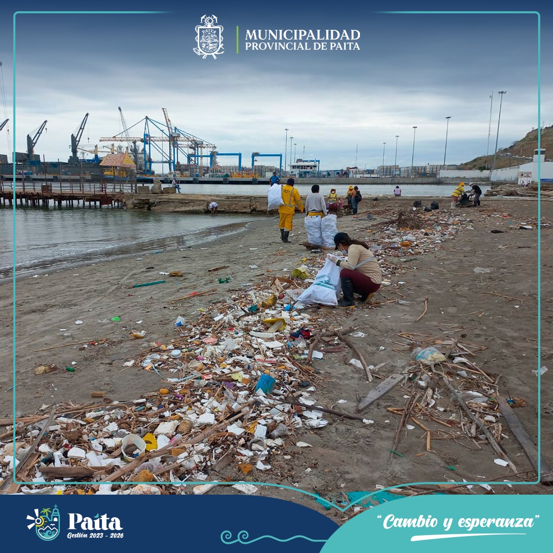 Municipalidad de Paita apoya limpieza de playa toril