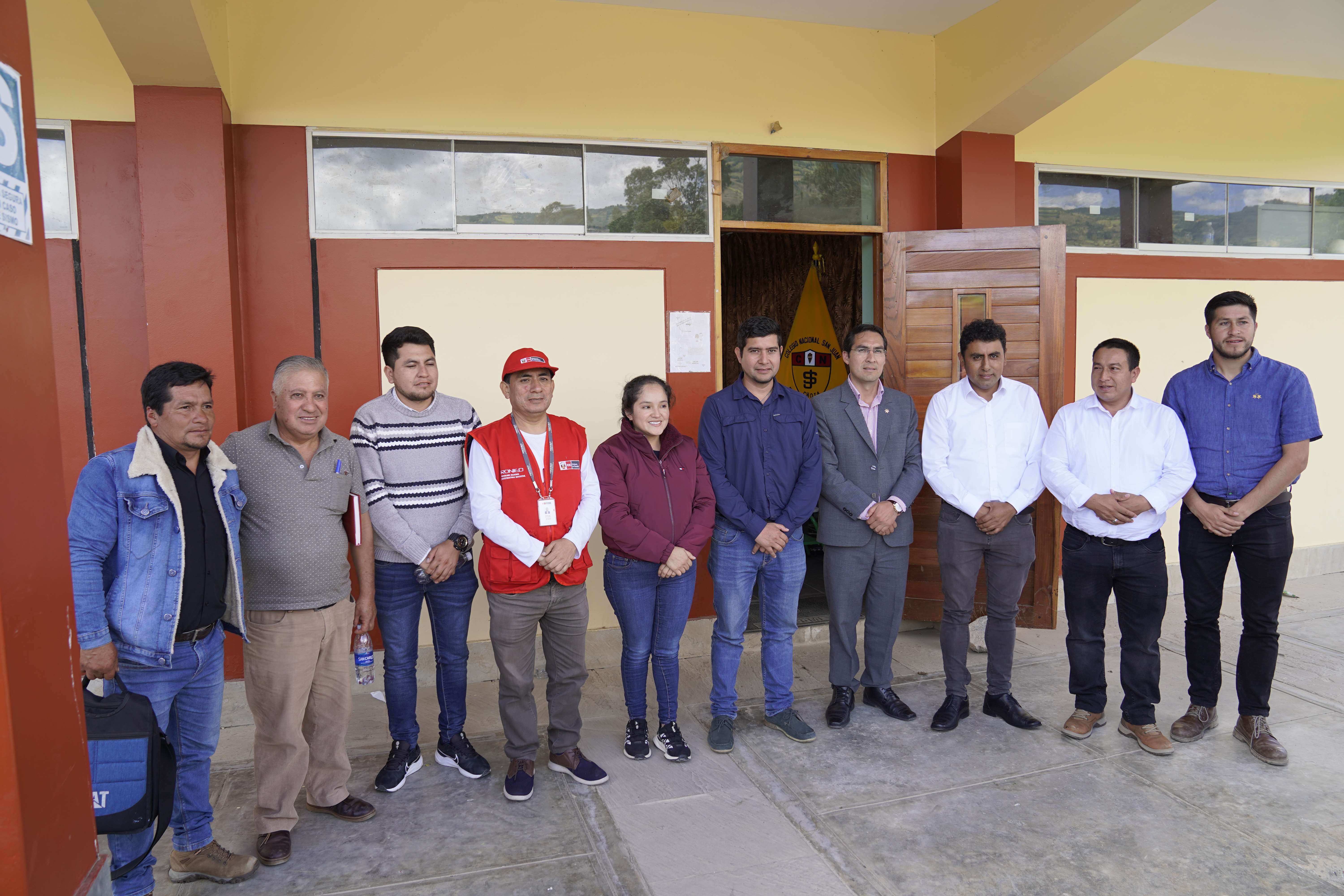 Director del Pronied se reúne con alcaldes y directores de colegios cajamarquinos en la IE San Juan en Chota
