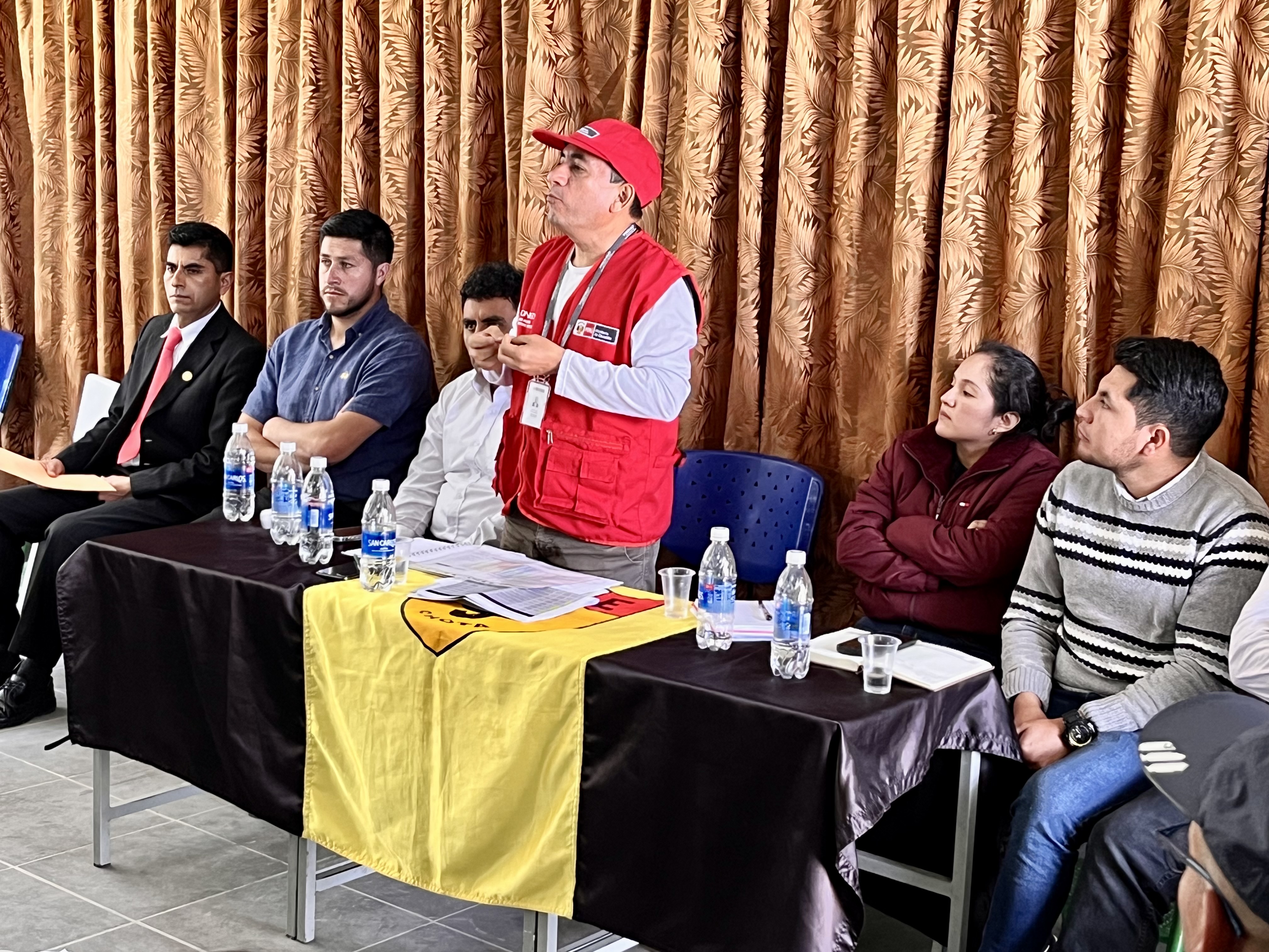 Director ejecutivo del Pronied conversa con directores y alcaldes en la IE San Juan de Chota