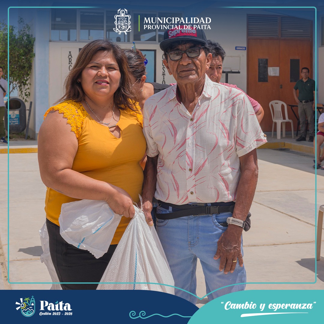 Entrega de canastas de víveres