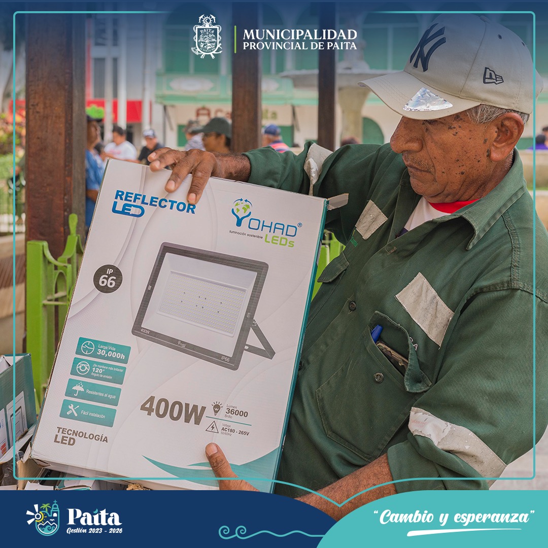 Mejoras de iluminación de plaza de armas y malecón