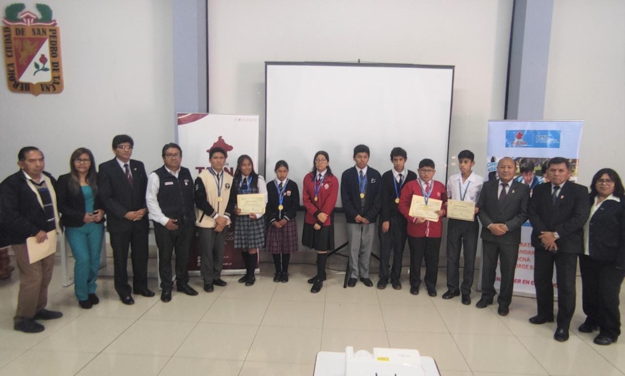 Reconocen a ganadores de la Olimpiada Regional de Matemáticas